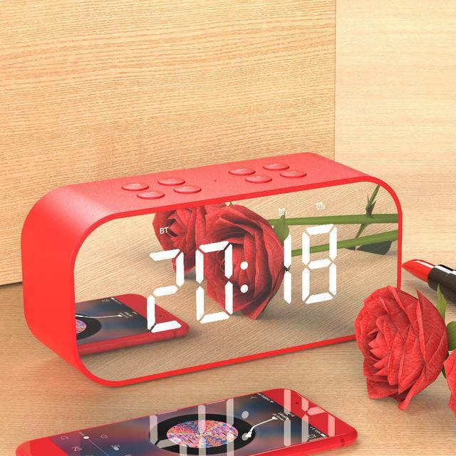 Wireless bluetooth speakers